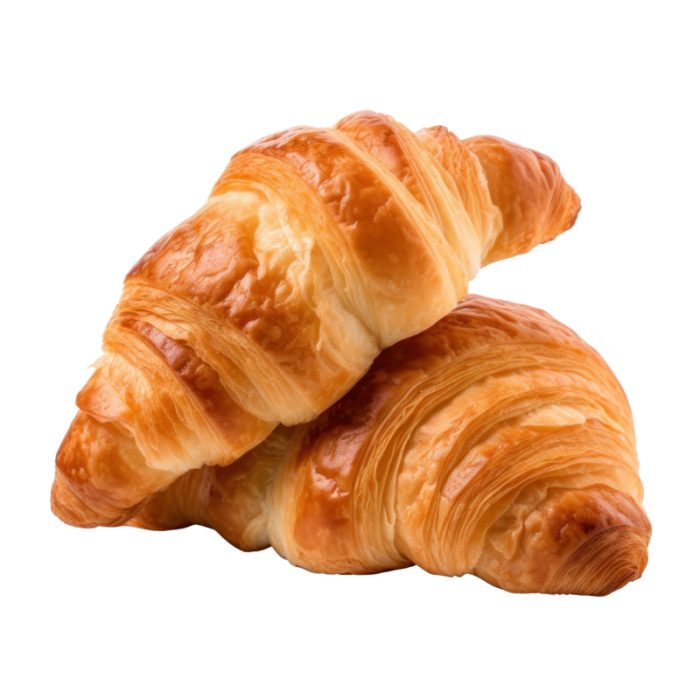 Deux croissants français au beurre dorés et feuilletés, isolés sur un fond blanc.